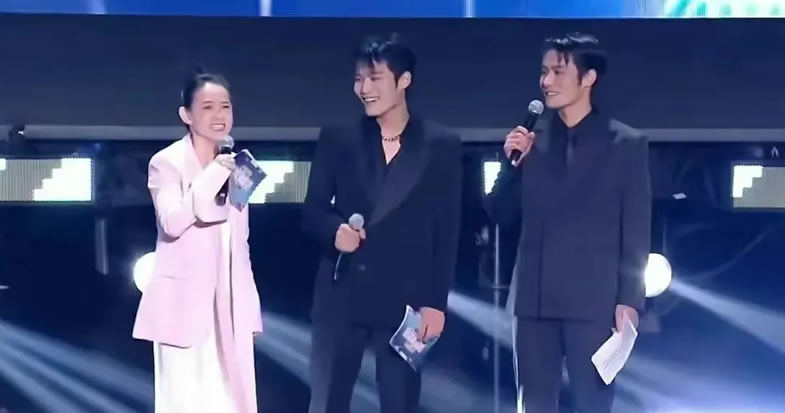疯狂小杨哥花 3000 万举办演唱会 网红 微新闻 第 1 张